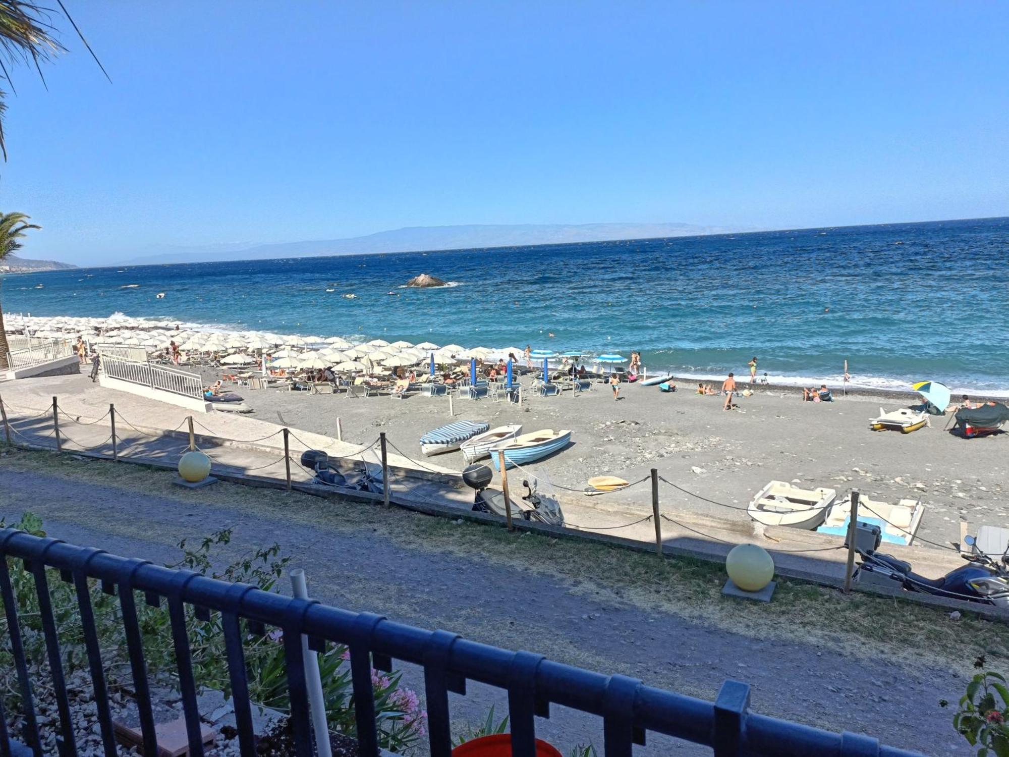 Casa Vacanze Margarita SantʼAlessio Siculo المظهر الخارجي الصورة
