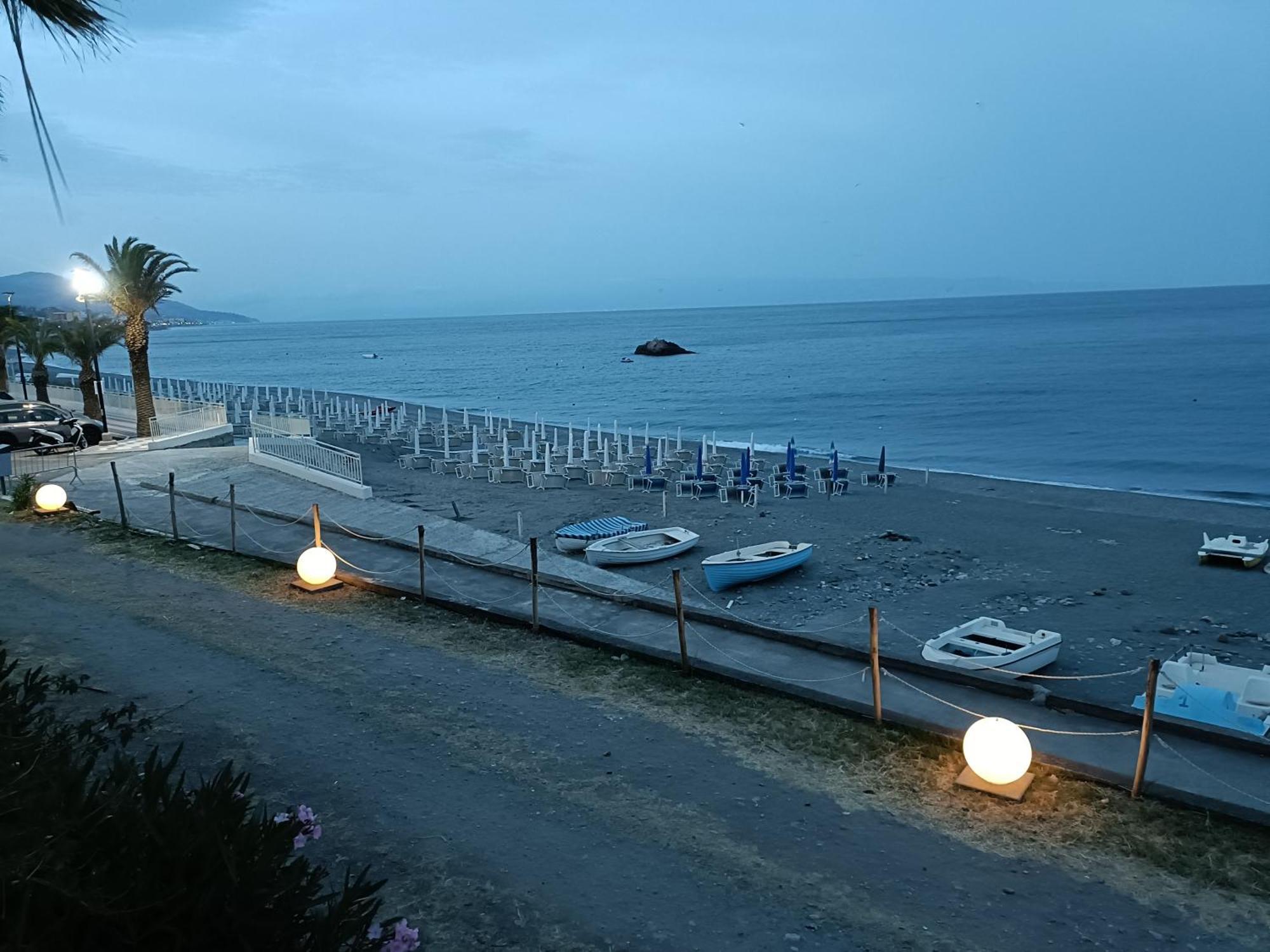 Casa Vacanze Margarita SantʼAlessio Siculo المظهر الخارجي الصورة