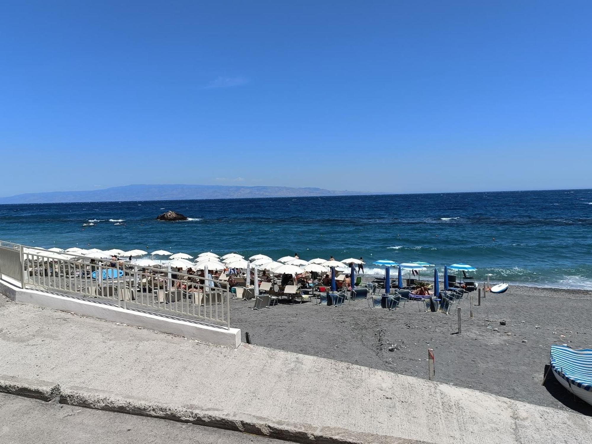 Casa Vacanze Margarita SantʼAlessio Siculo المظهر الخارجي الصورة
